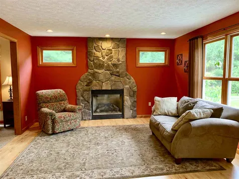 19 Bockes Road Londonderry NH 03053