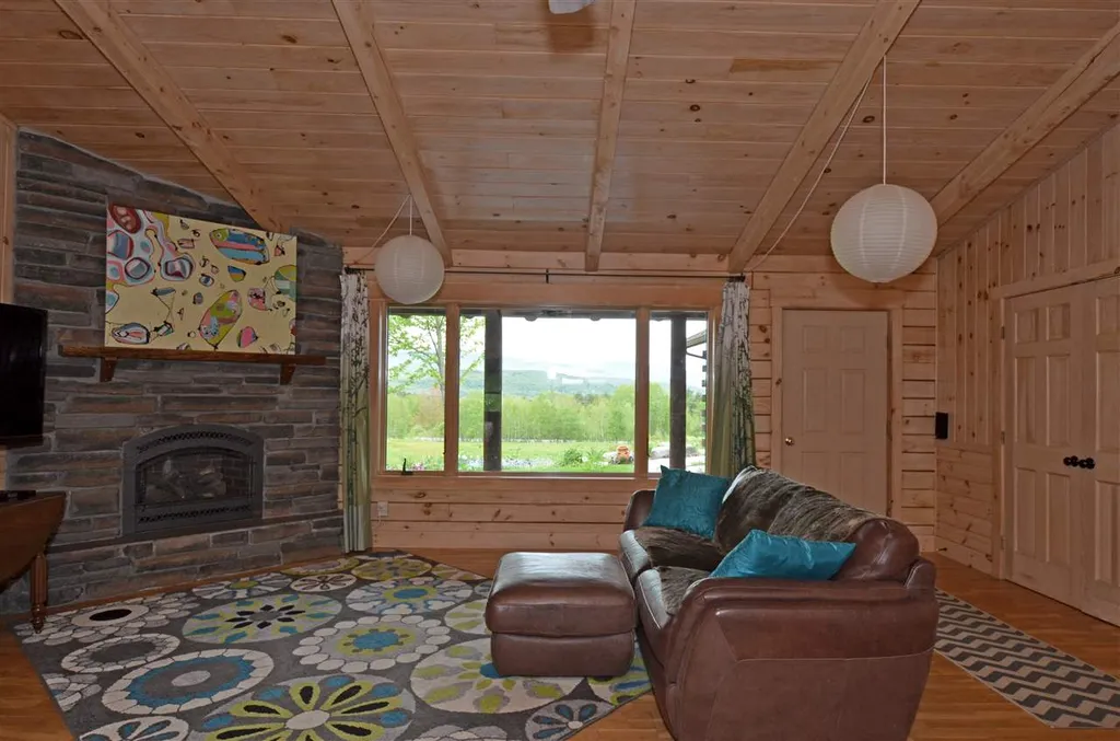 204 Center Road Hyde Park VT 05655