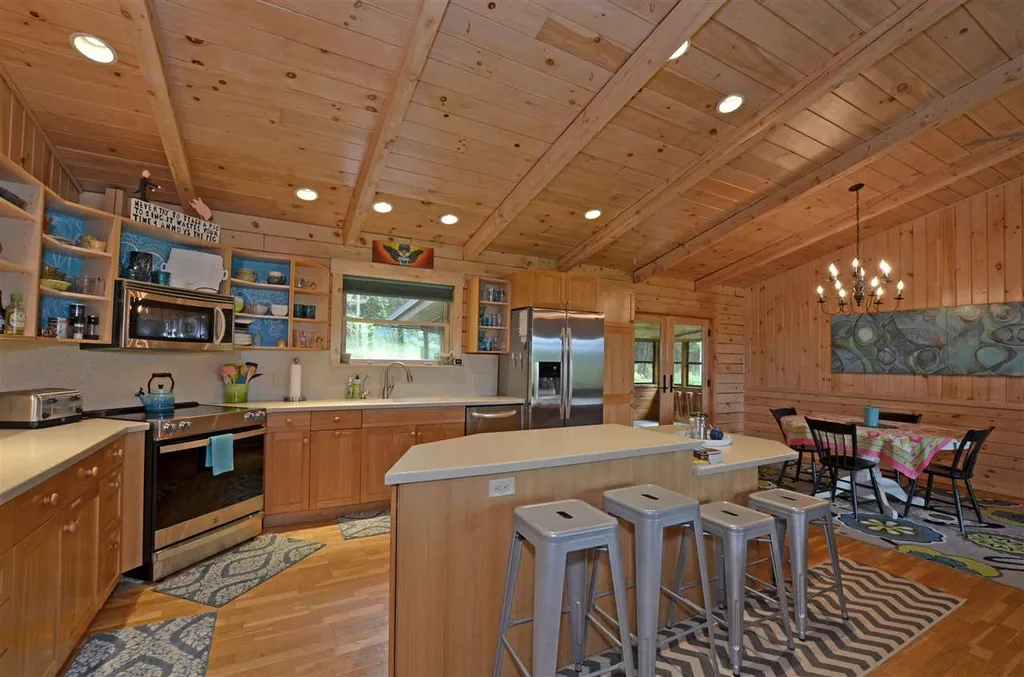 204 Center Road Hyde Park VT 05655