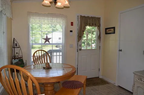33 Ivy Lane Farmington NH 03835