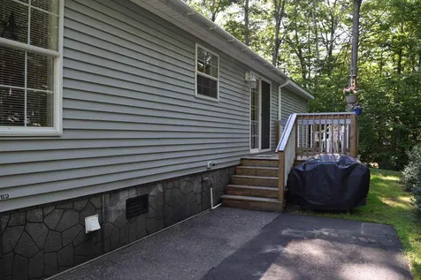 33 Ivy Lane Farmington NH 03835