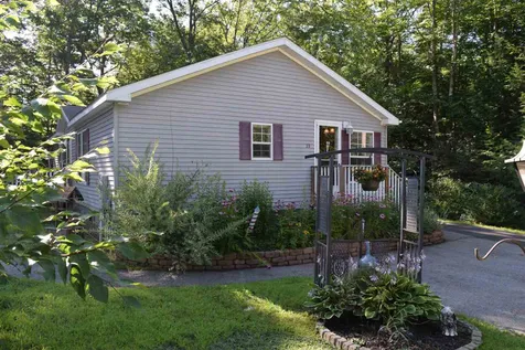 33 Ivy Lane Farmington NH 03835