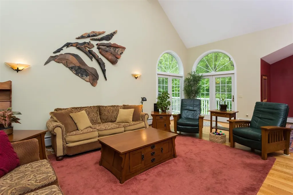 600 Scruton Pond Road Barrington NH 03825