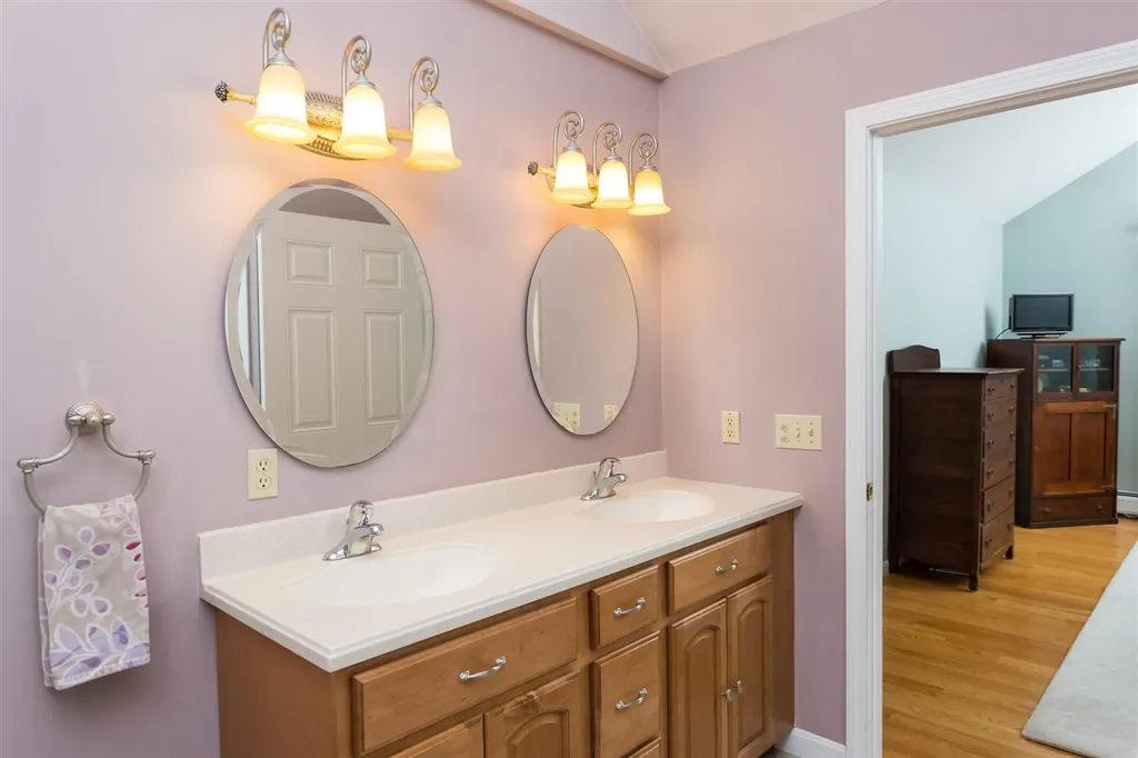 600 Scruton Pond Road Barrington NH 03825