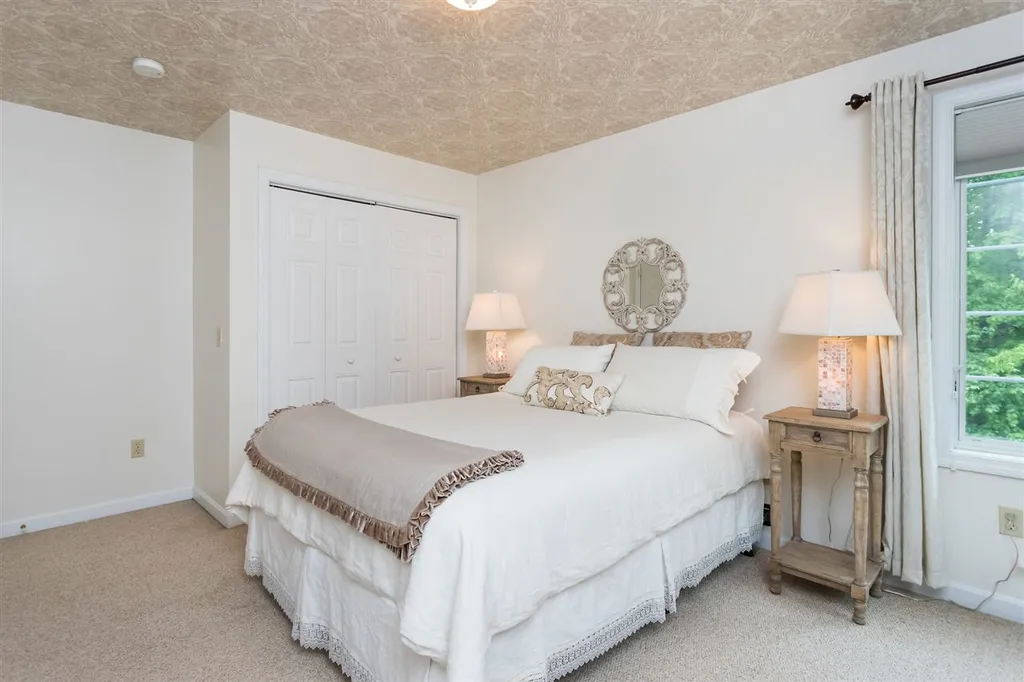 600 Scruton Pond Road Barrington NH 03825