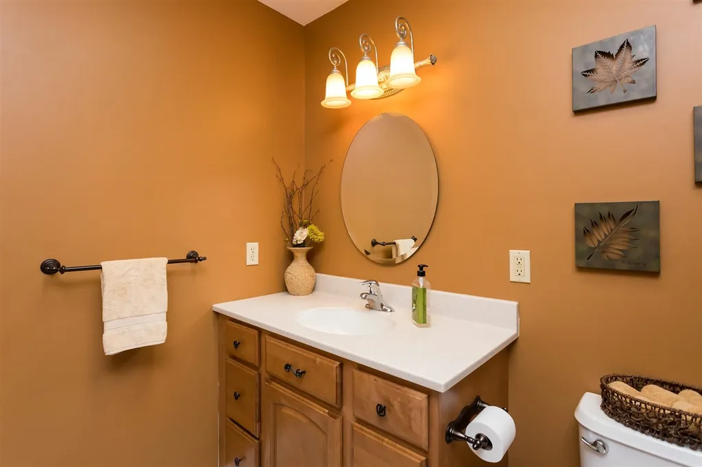 600 Scruton Pond Road Barrington NH 03825