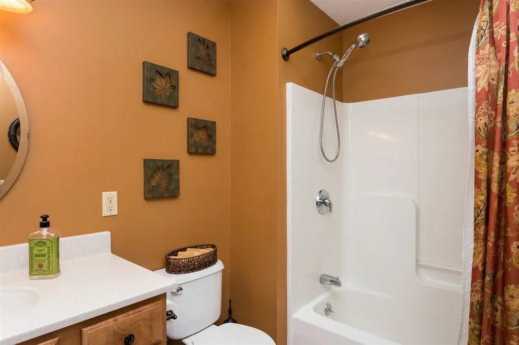 600 Scruton Pond Road Barrington NH 03825