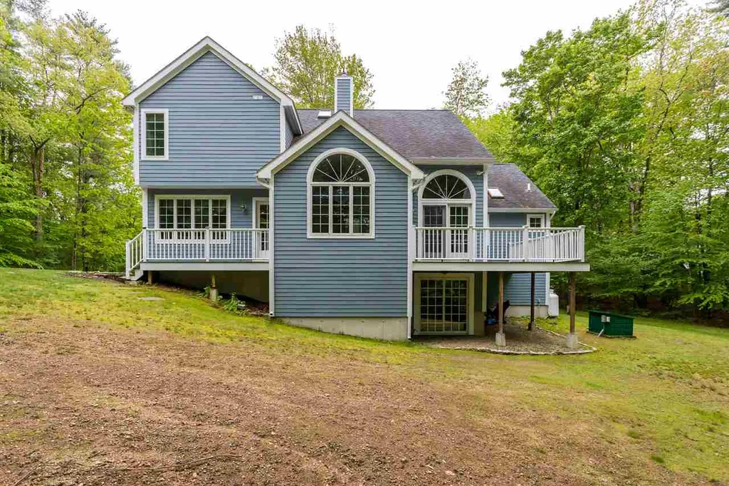 600 Scruton Pond Road Barrington NH 03825