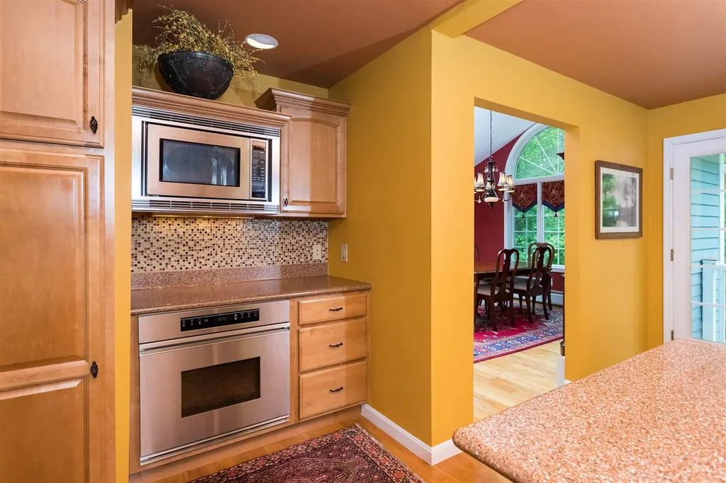 600 Scruton Pond Road Barrington NH 03825