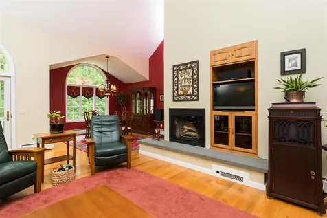 600 Scruton Pond Road Barrington NH 03825