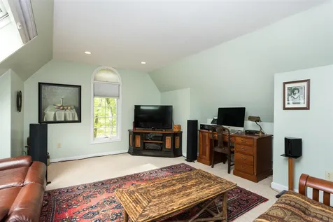 600 Scruton Pond Road Barrington NH 03825