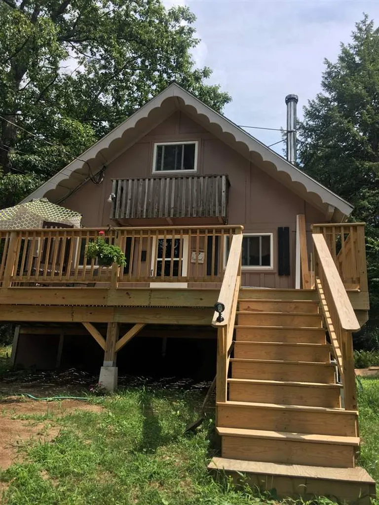 47 Ravenhead Lane Hillsborough NH 03244