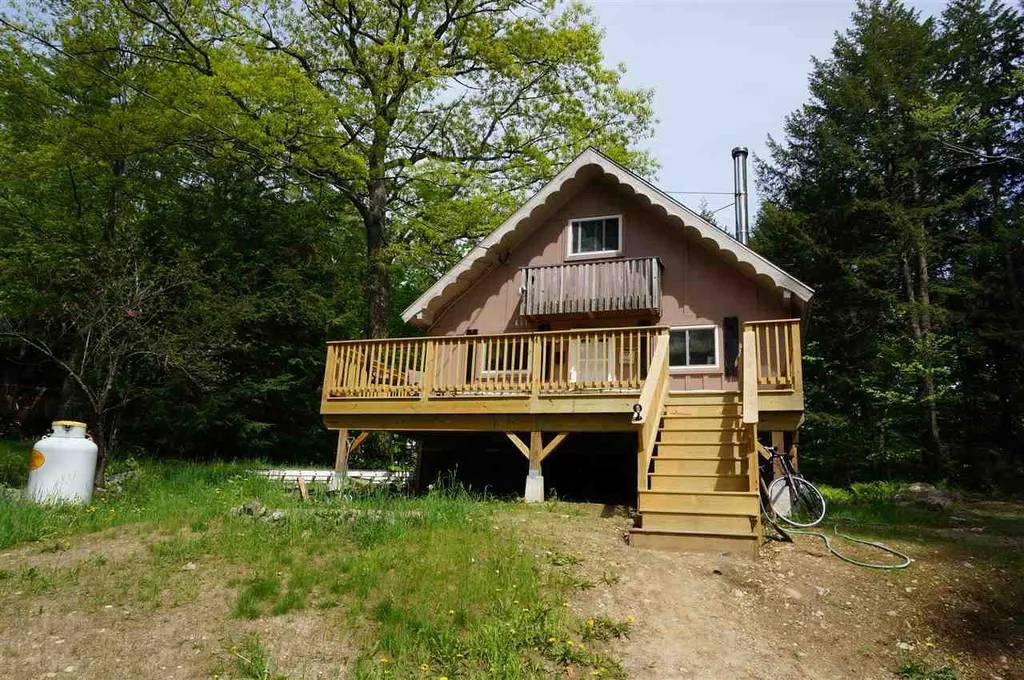 47 Ravenhead Lane Hillsborough NH 03244