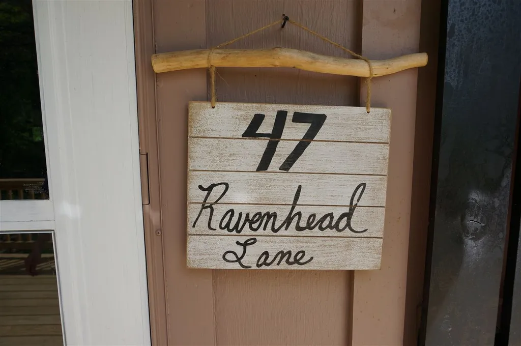 47 Ravenhead Lane Hillsborough NH 03244