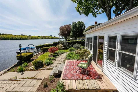 305 Stark Lane Manchester NH 03102