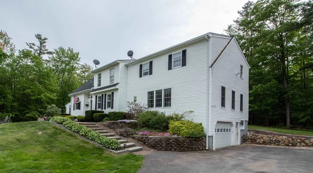 20 Old Hopkinton Road Dunbarton NH 03046