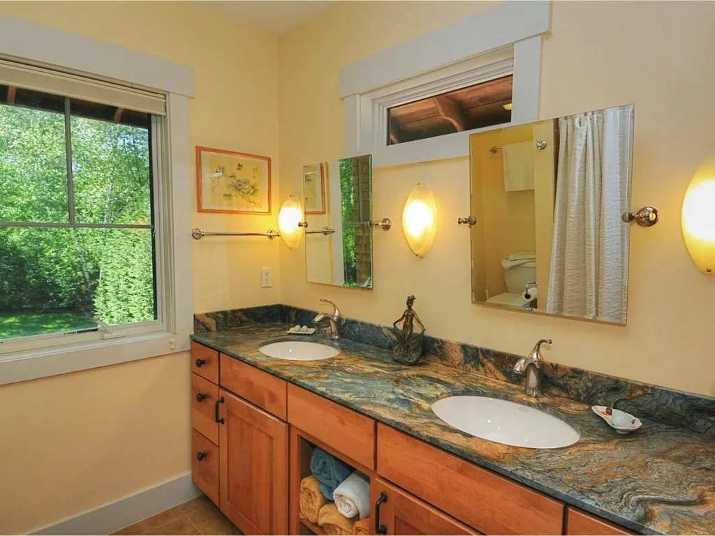 837 Bay Road Shelburne VT 05482