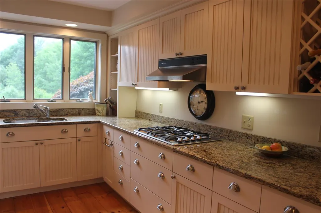 27 Lane Road Dorset VT 05251
