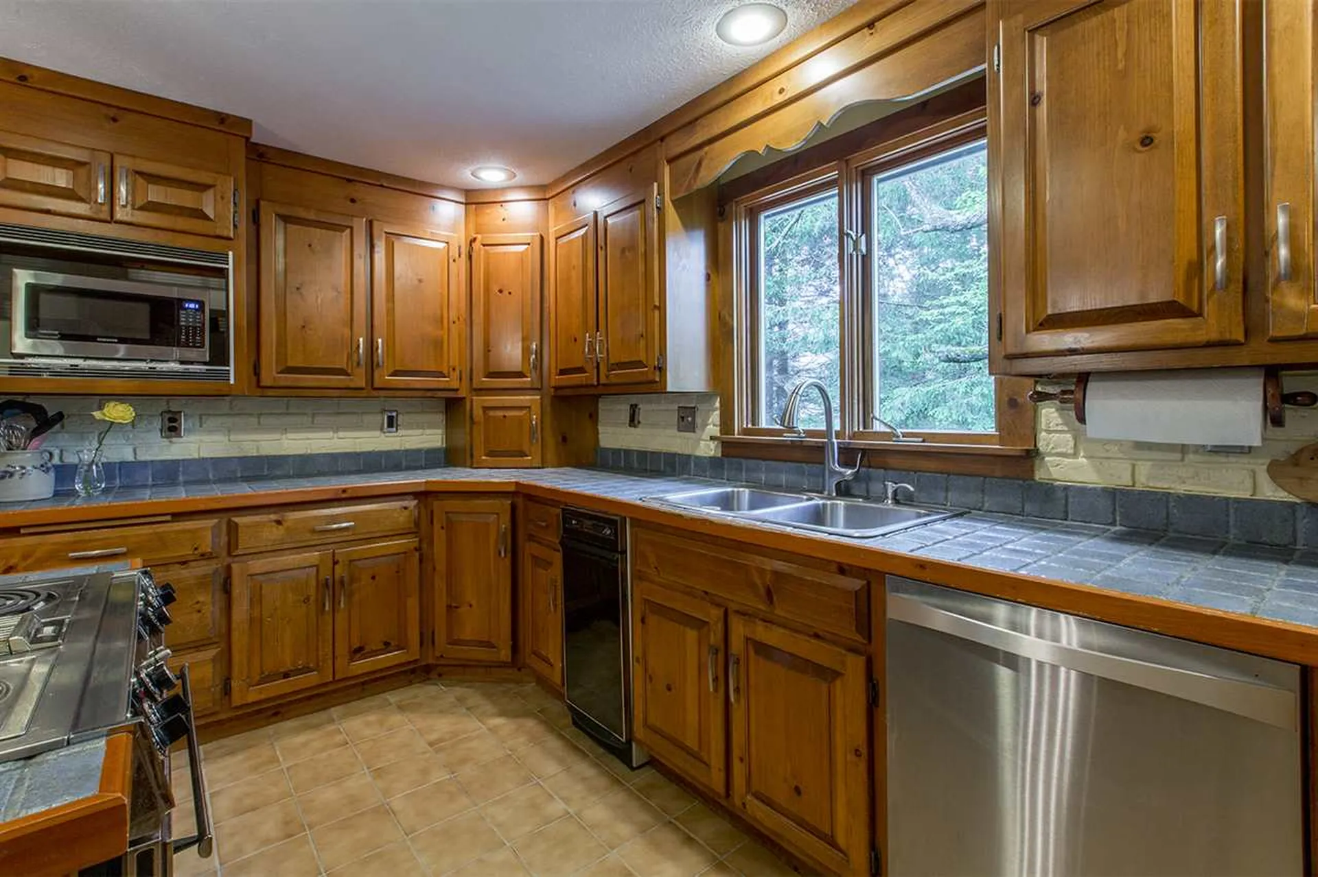 1 Meadowview Lane Stratham NH 03885