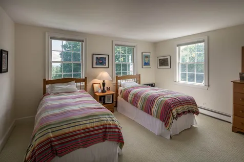 236 Old Farm Road Pomfret VT 05053