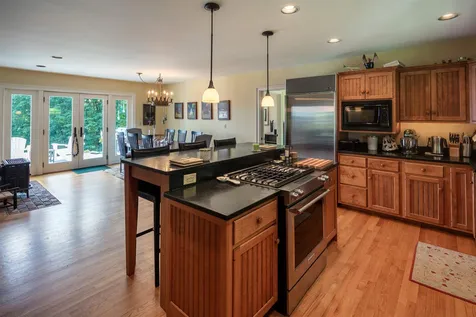 236 Old Farm Road Pomfret VT 05053