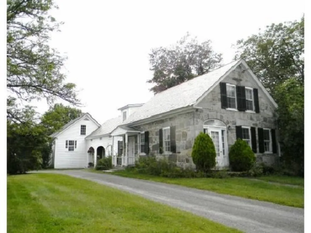 189 North Street Chester VT 05143