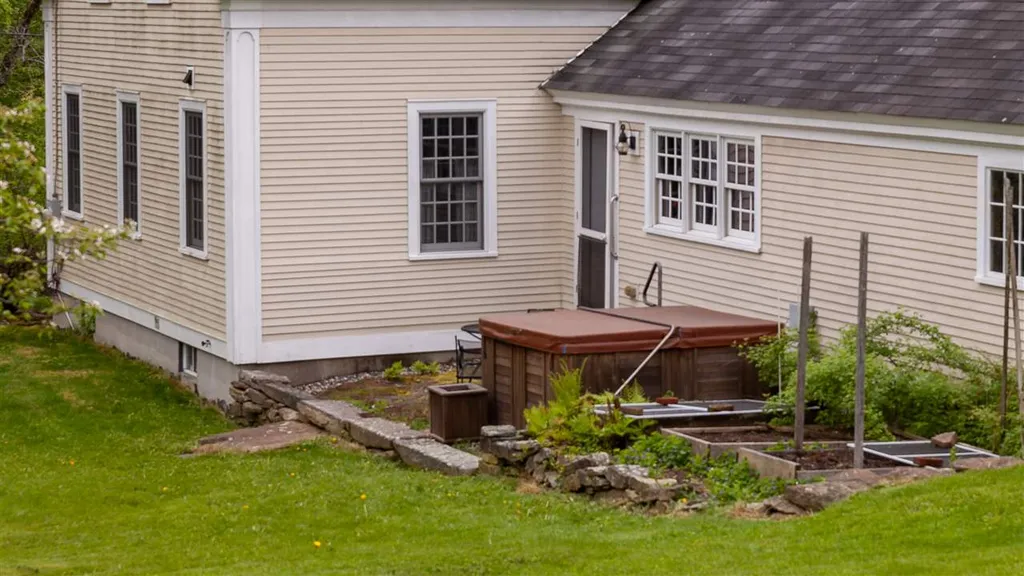 222 Hill Road Acworth NH 03601