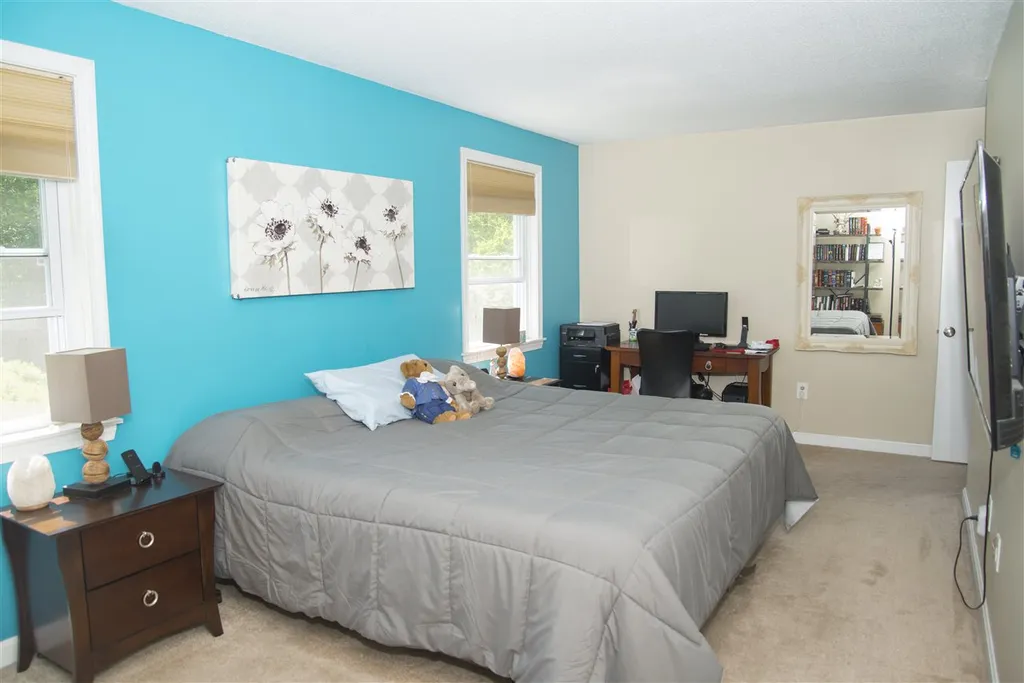 3 Larson Drive Hampstead NH 03841