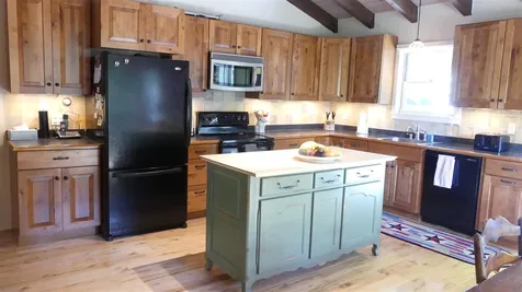 27 Theresa Lane Wilmington VT 05363