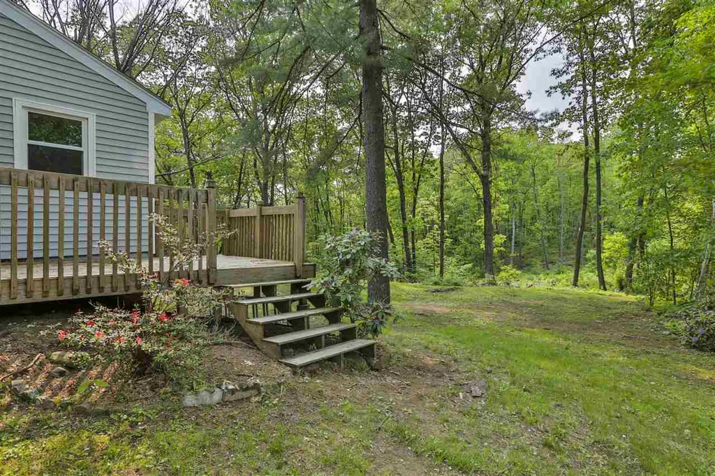 27 Berry Road Derry NH 03038