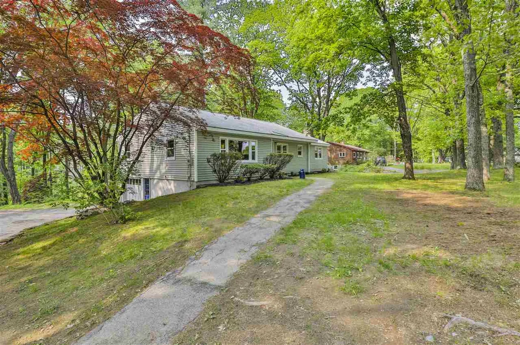 27 Berry Road Derry NH 03038