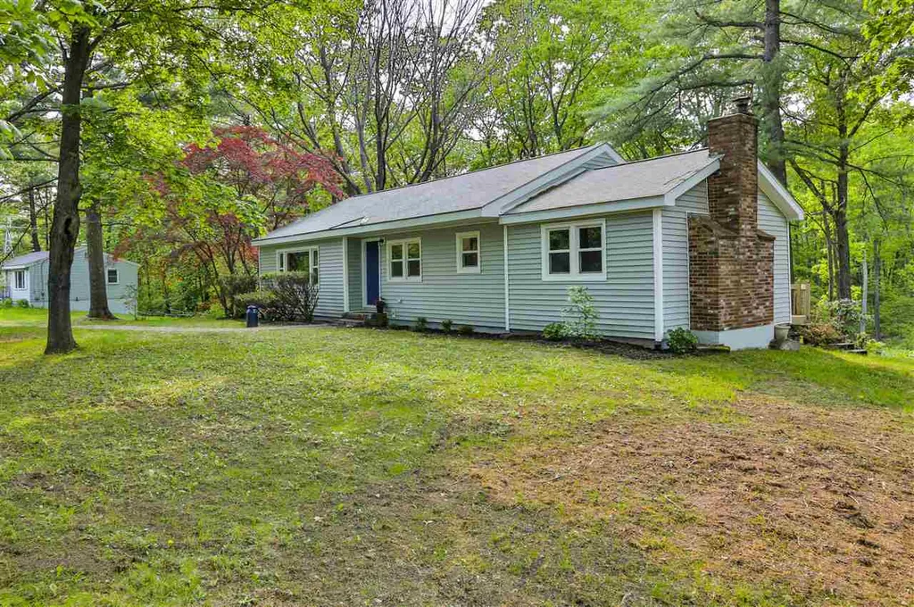 27 Berry Road Derry NH 03038