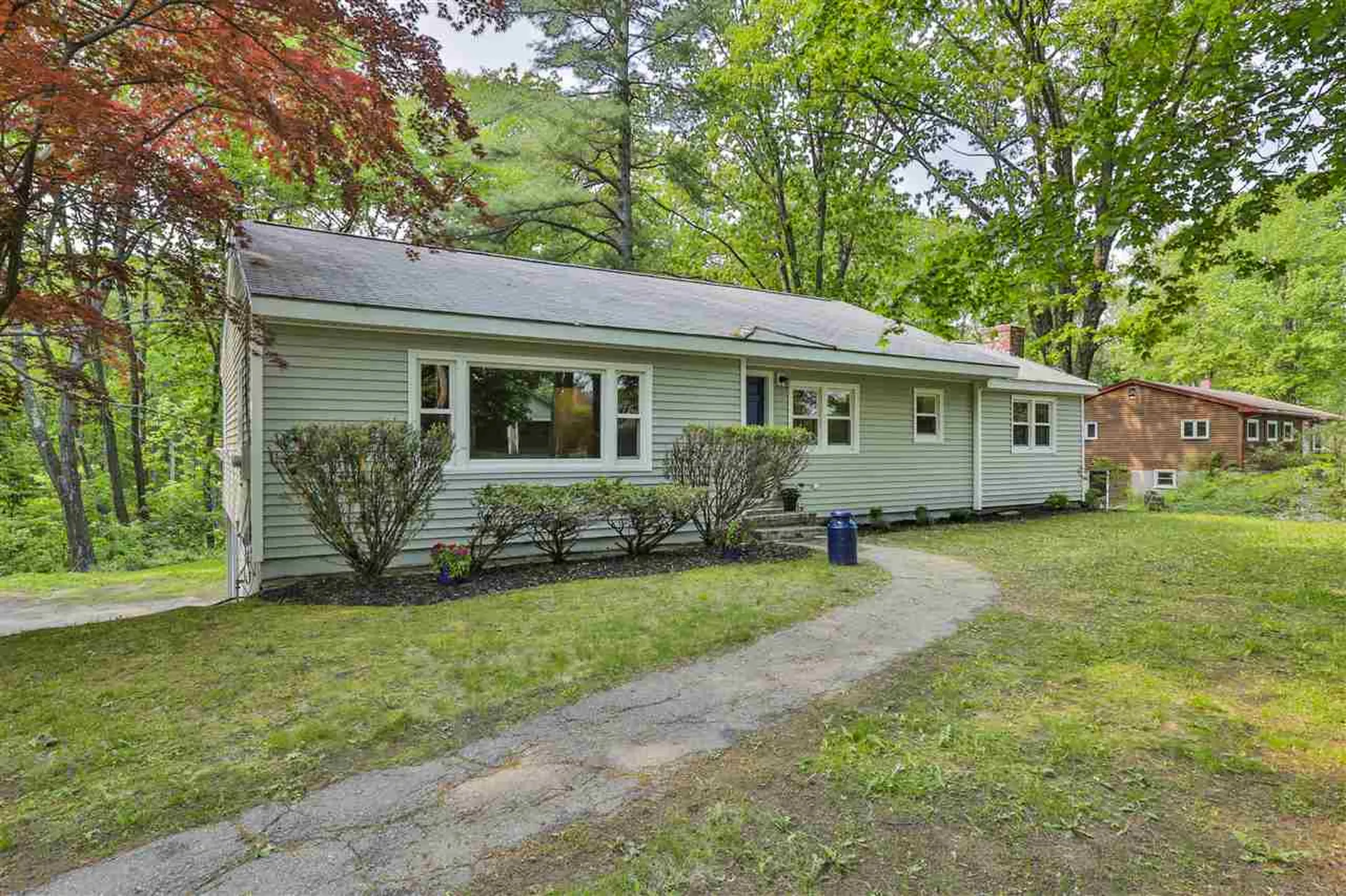 27 Berry Road Derry NH 03038