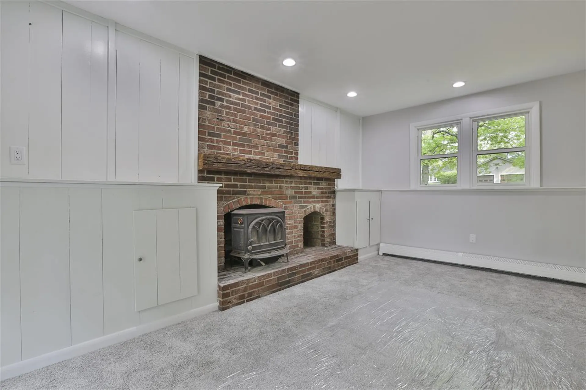 27 Berry Road Derry NH 03038