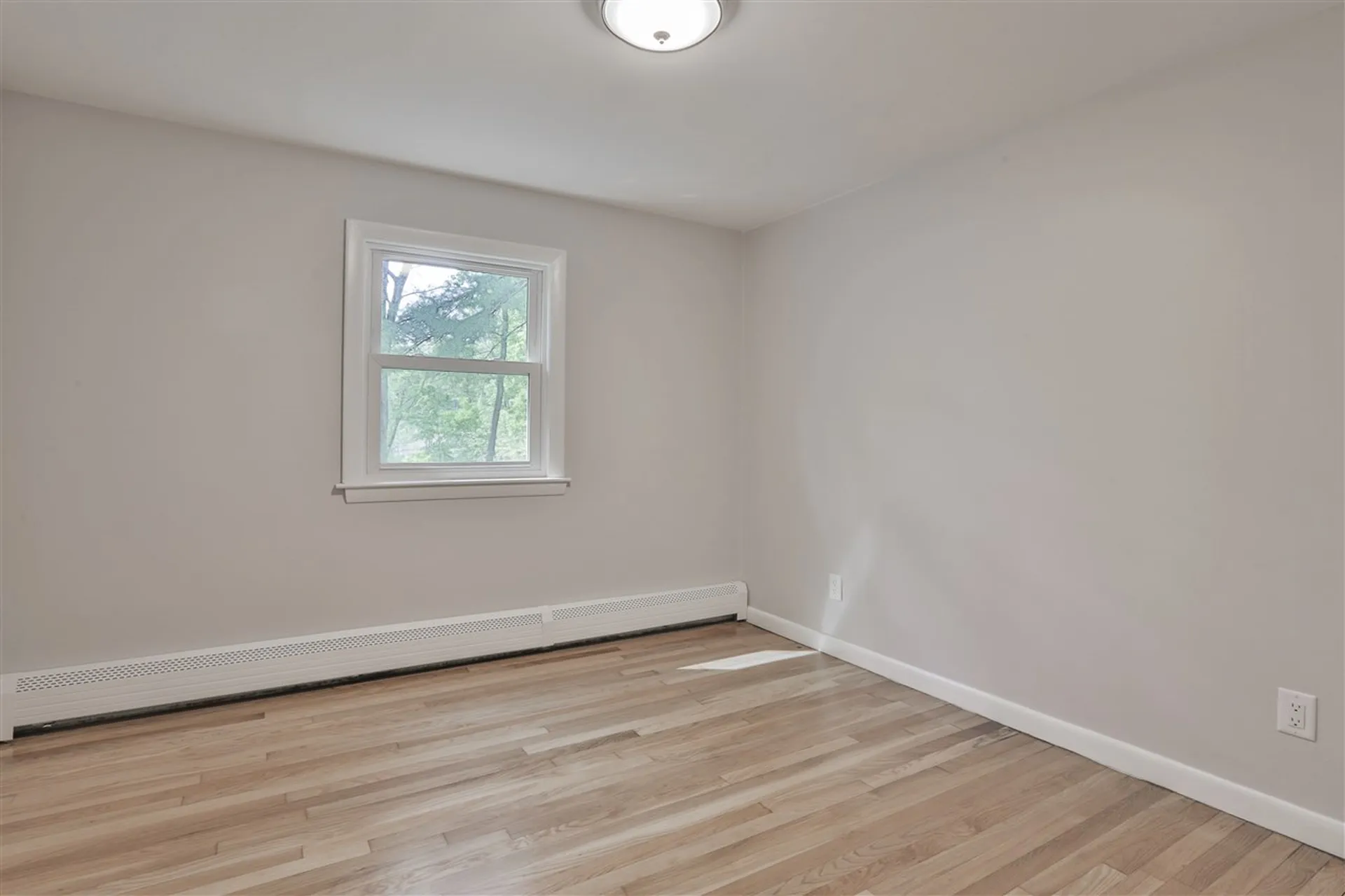 27 Berry Road Derry NH 03038