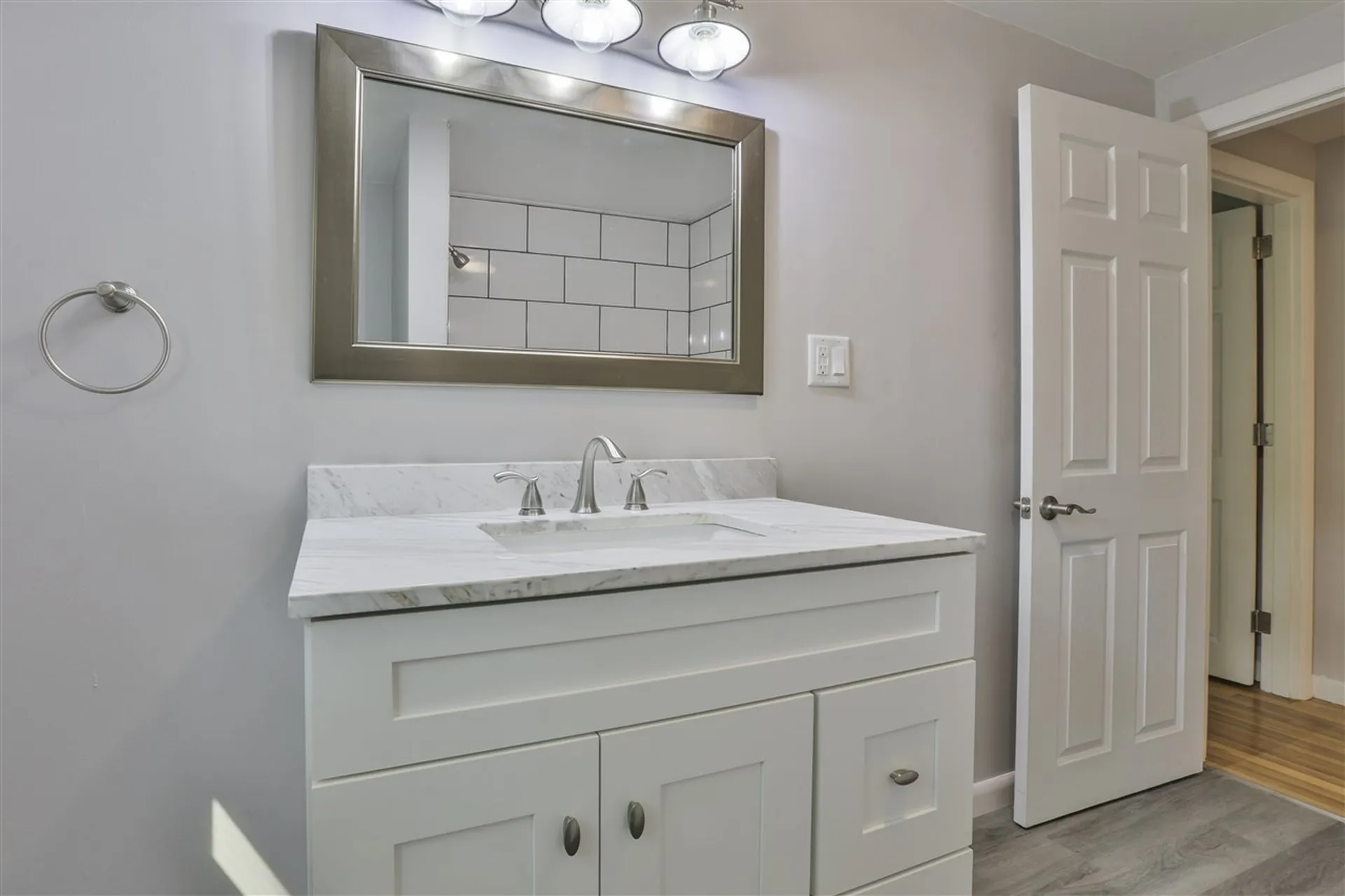 27 Berry Road Derry NH 03038