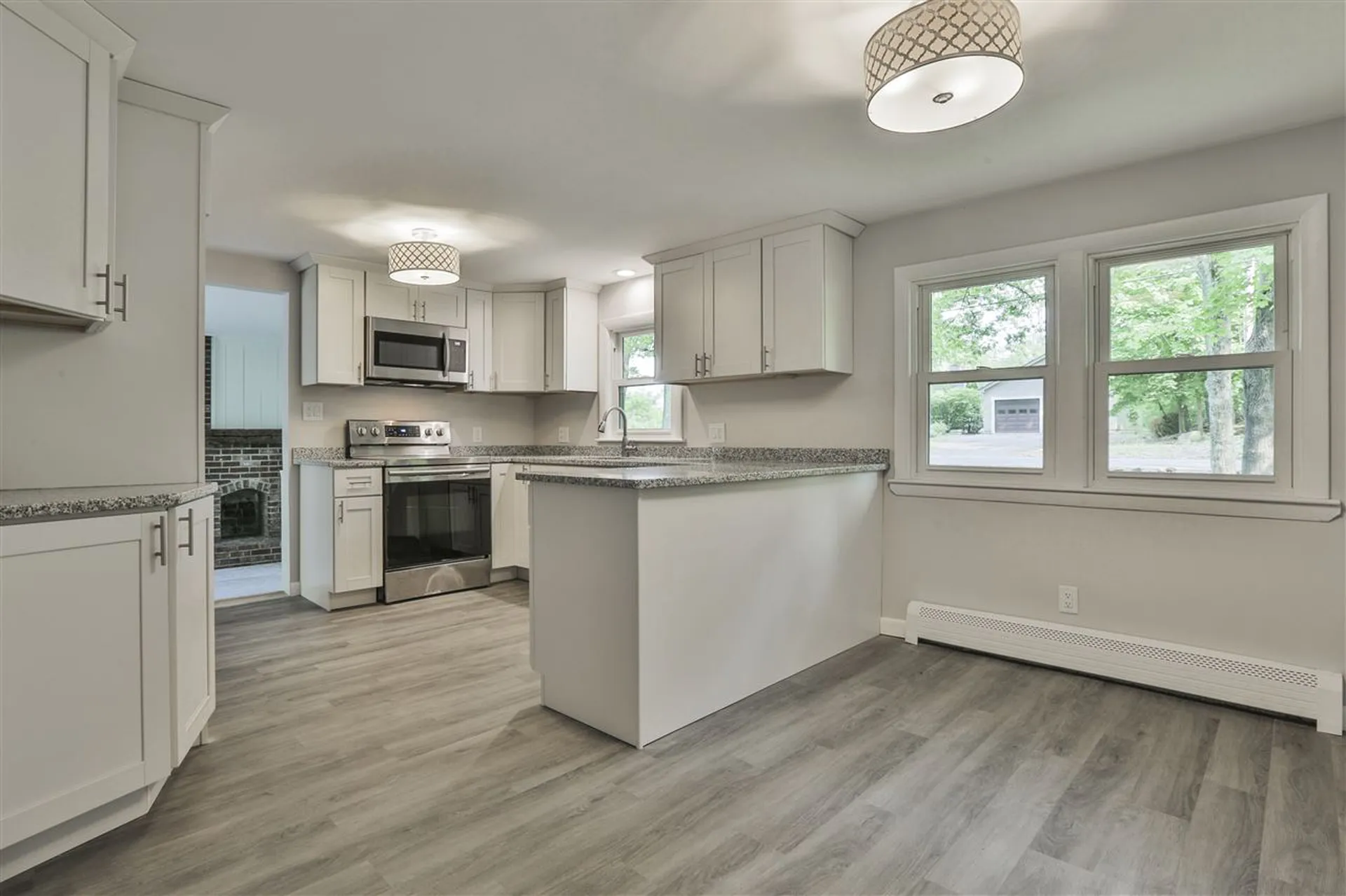 27 Berry Road Derry NH 03038