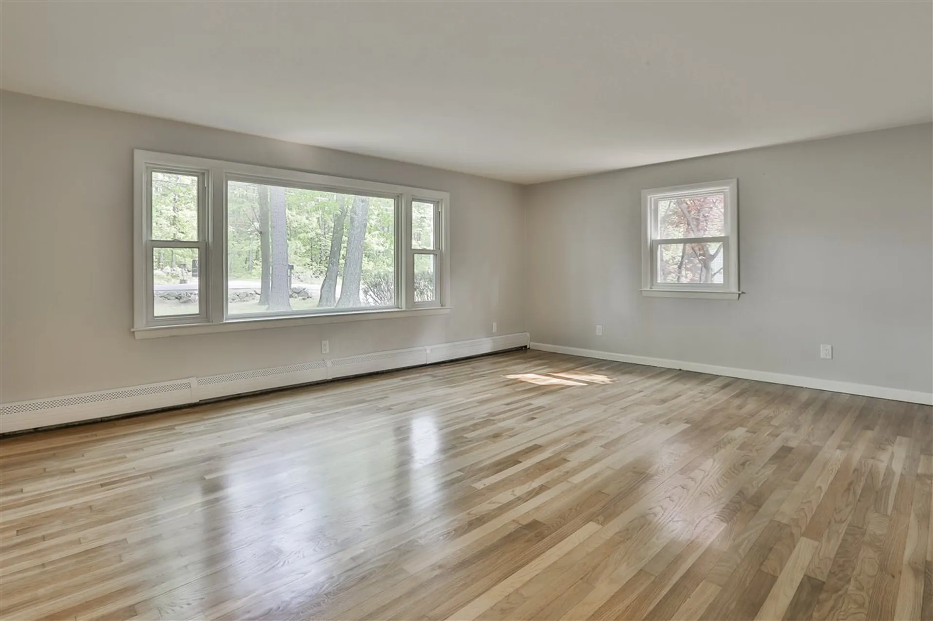 27 Berry Road Derry NH 03038