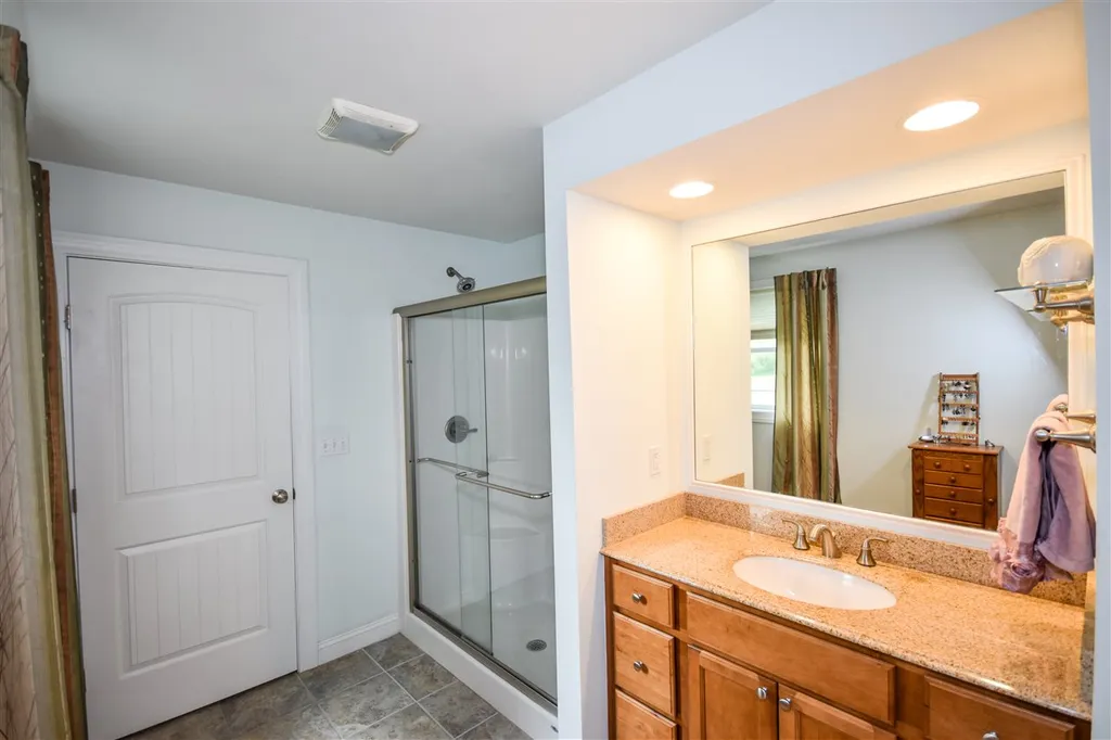1 Ross Road Rollinsford NH 03869
