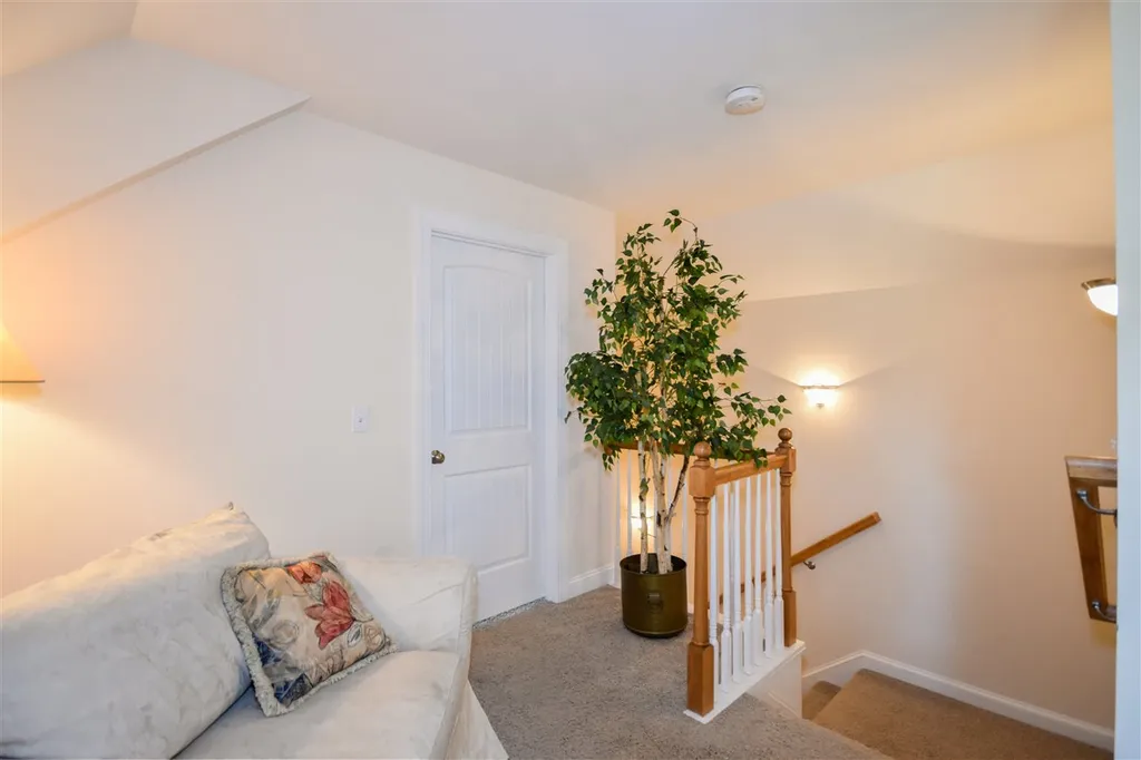 1 Ross Road Rollinsford NH 03869