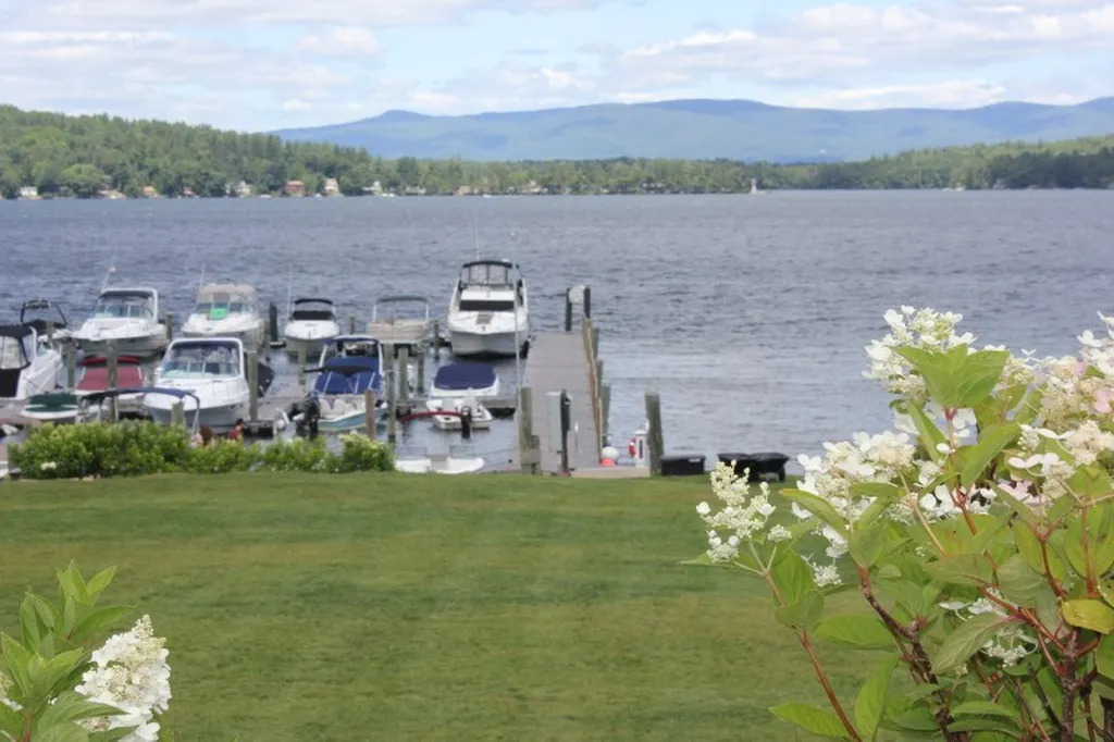 53 Commanders Helm Laconia NH 03246