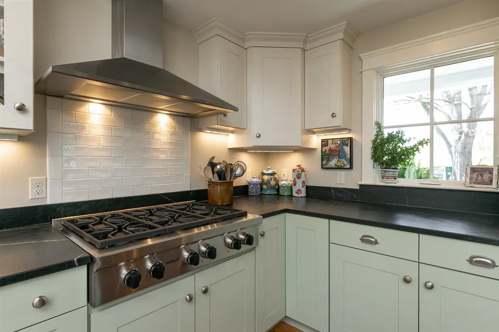 10 Fellows Court New Castle NH 03854