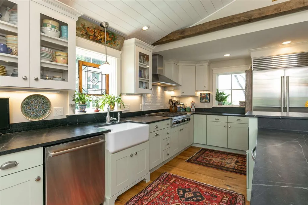 10 Fellows Court New Castle NH 03854