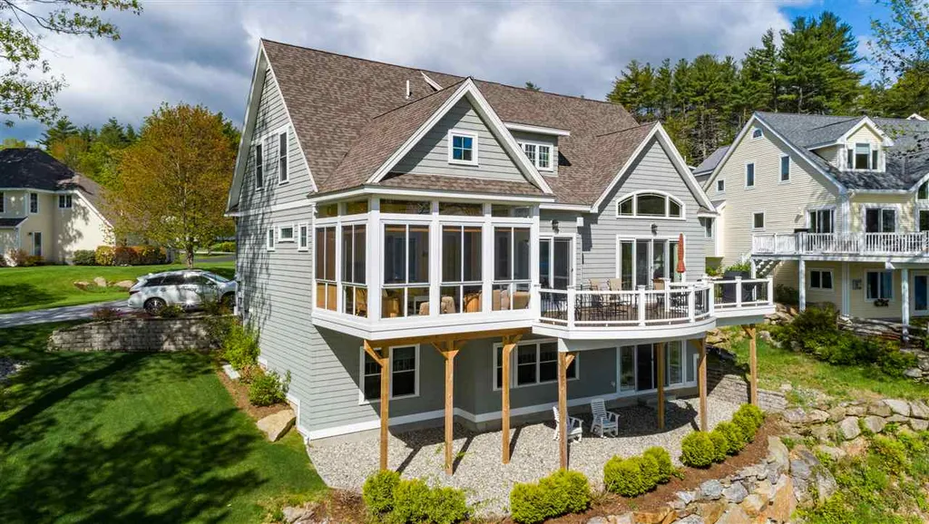 37 Deerfield Turn Laconia NH 03246