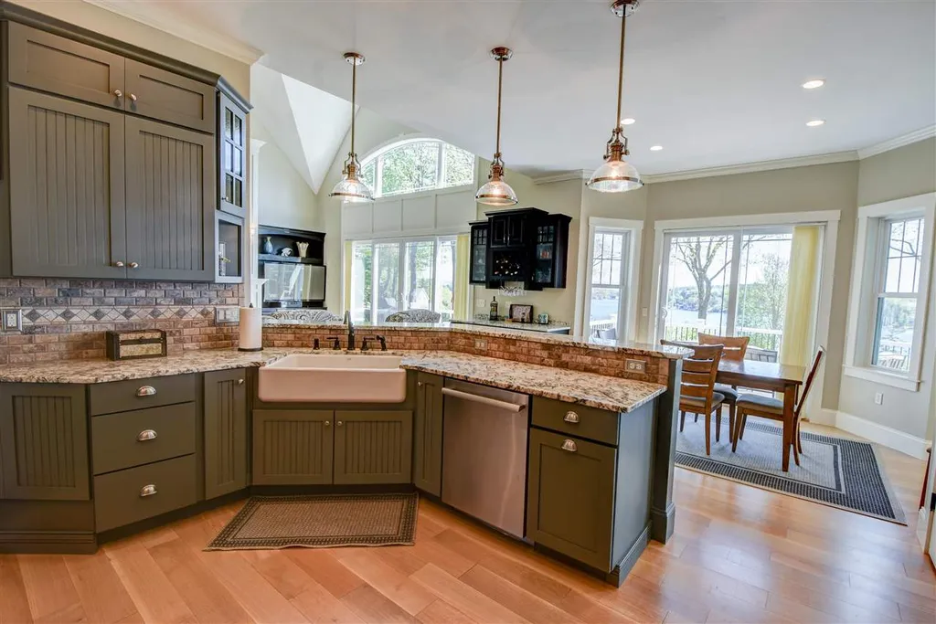 37 Deerfield Turn Laconia NH 03246