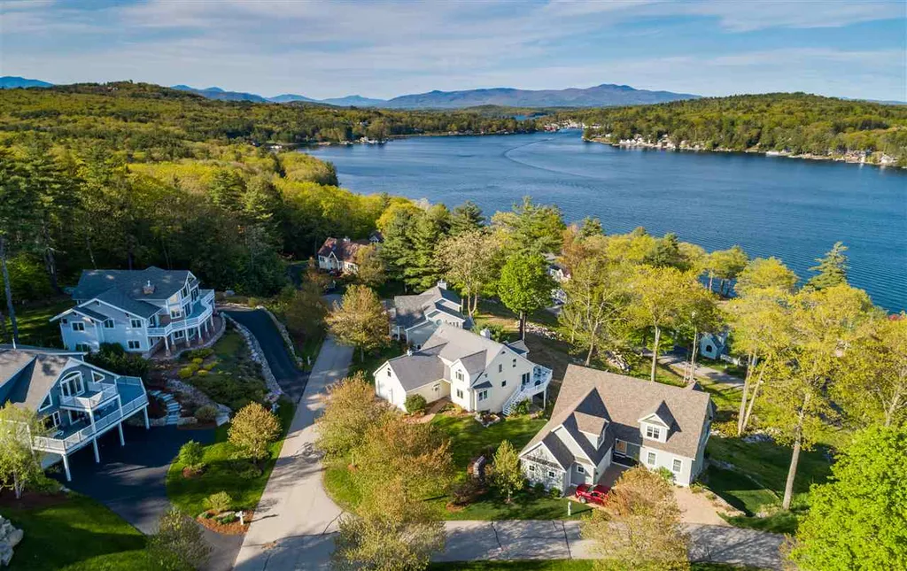 37 Deerfield Turn Laconia NH 03246
