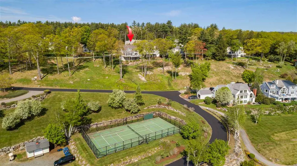 37 Deerfield Turn Laconia NH 03246