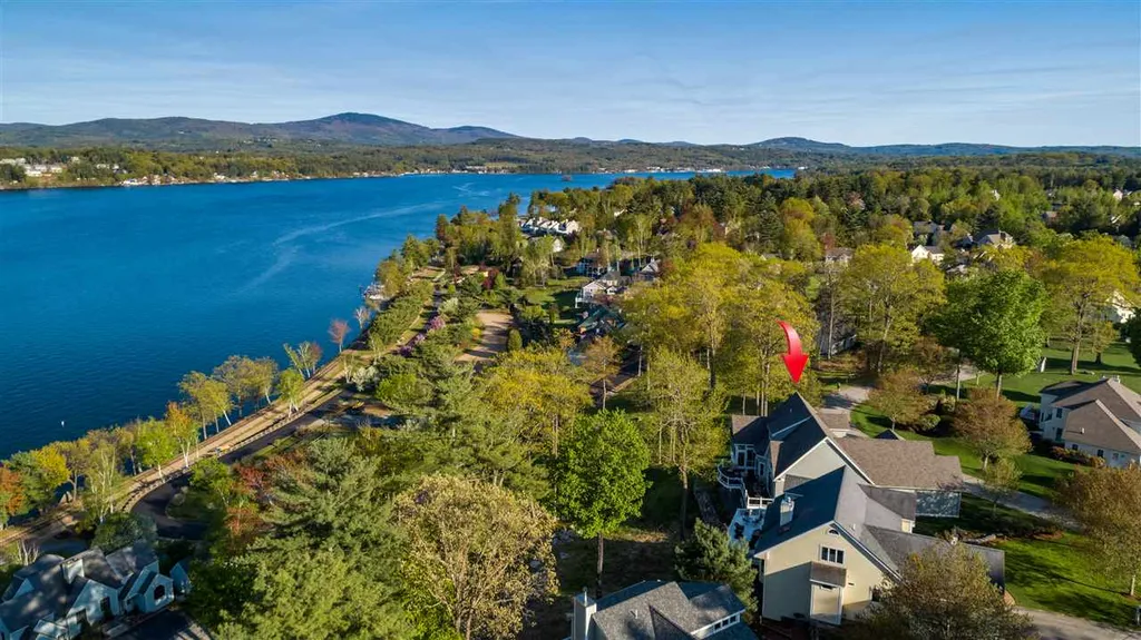 37 Deerfield Turn Laconia NH 03246