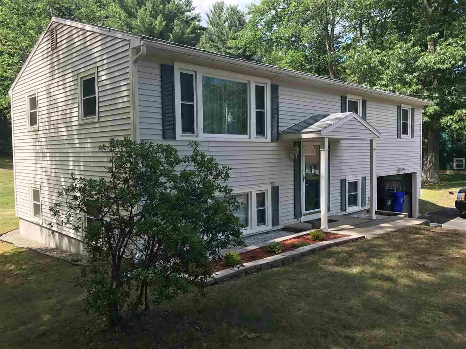 12 Daniel Webster Drive Hudson NH 03051