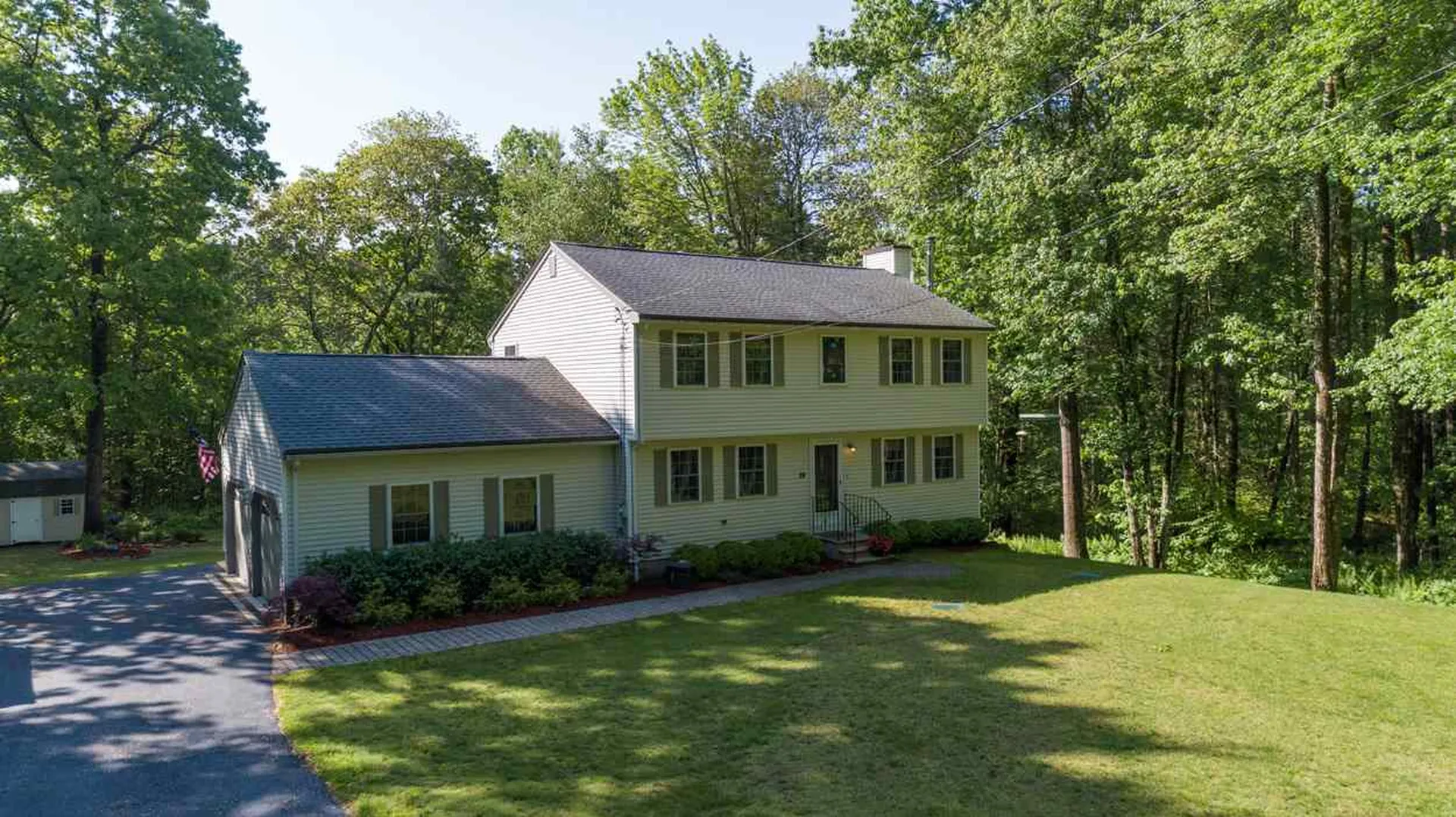 24 Lenny Lane Hudson NH 03051